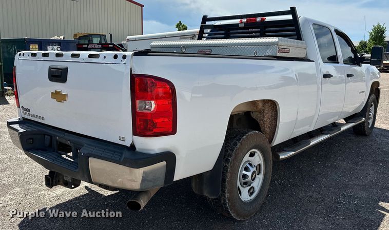 image for item NR9914 2013 Chevrolet  Silverado 2500HD Crew Cab pickup truck