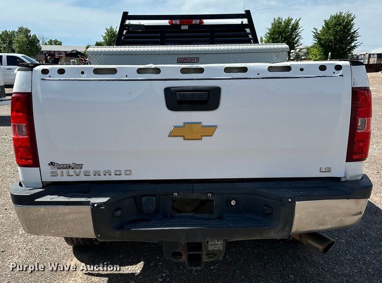 image for item NR9914 2013 Chevrolet  Silverado 2500HD Crew Cab pickup truck