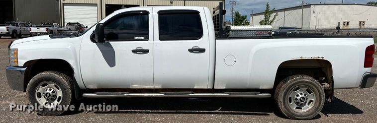 image for item NR9914 2013 Chevrolet  Silverado 2500HD Crew Cab pickup truck