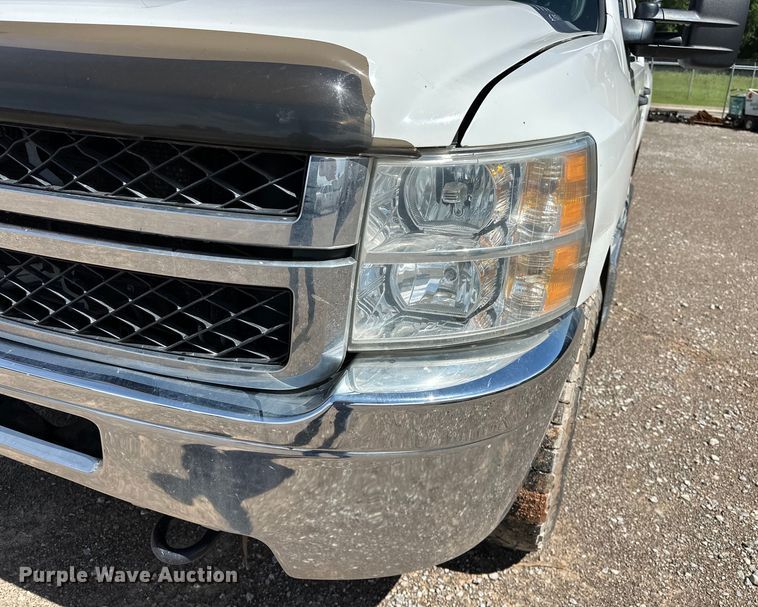 image for item NR9914 2013 Chevrolet  Silverado 2500HD Crew Cab pickup truck