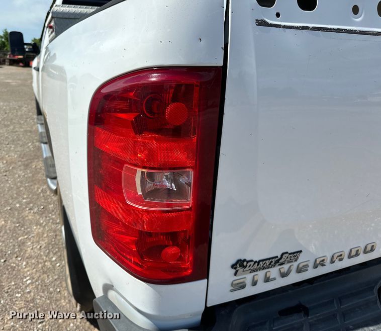 image for item NR9914 2013 Chevrolet  Silverado 2500HD Crew Cab pickup truck