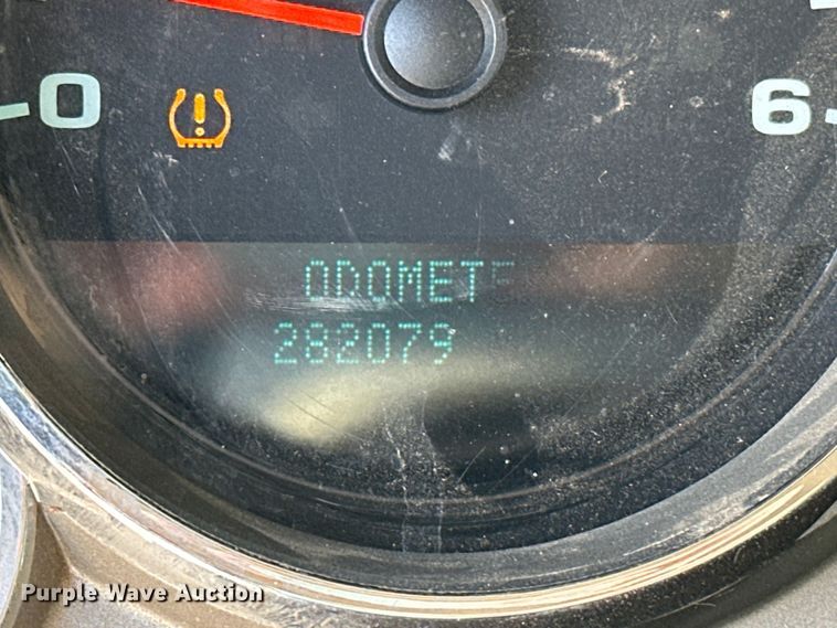 image for item NR9914 2013 Chevrolet  Silverado 2500HD Crew Cab pickup truck