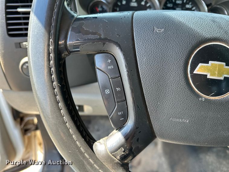 image for item NR9914 2013 Chevrolet  Silverado 2500HD Crew Cab pickup truck