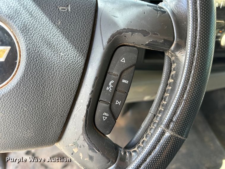 image for item NR9914 2013 Chevrolet  Silverado 2500HD Crew Cab pickup truck