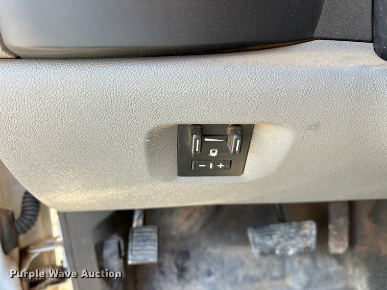 image for item NR9914 2013 Chevrolet  Silverado 2500HD Crew Cab pickup truck