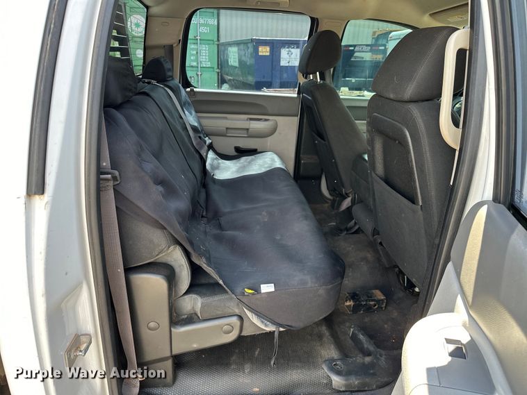 image for item NR9914 2013 Chevrolet  Silverado 2500HD Crew Cab pickup truck