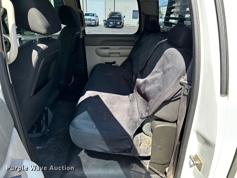 image for item NR9914 2013 Chevrolet  Silverado 2500HD Crew Cab pickup truck