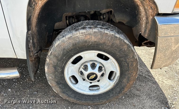 image for item NR9914 2013 Chevrolet  Silverado 2500HD Crew Cab pickup truck