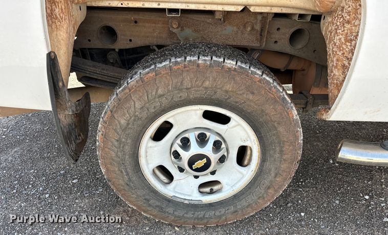 image for item NR9914 2013 Chevrolet  Silverado 2500HD Crew Cab pickup truck