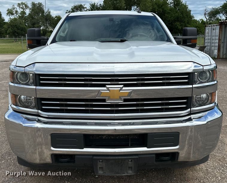 image for item NR9916 2018 Chevrolet  Silverado 2500HD Crew Cab pickup truck