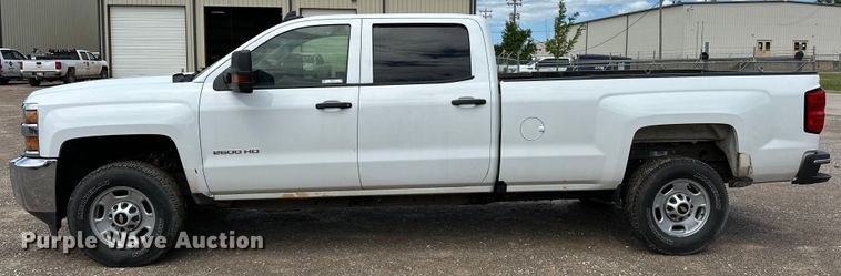 image for item NR9916 2018 Chevrolet  Silverado 2500HD Crew Cab pickup truck