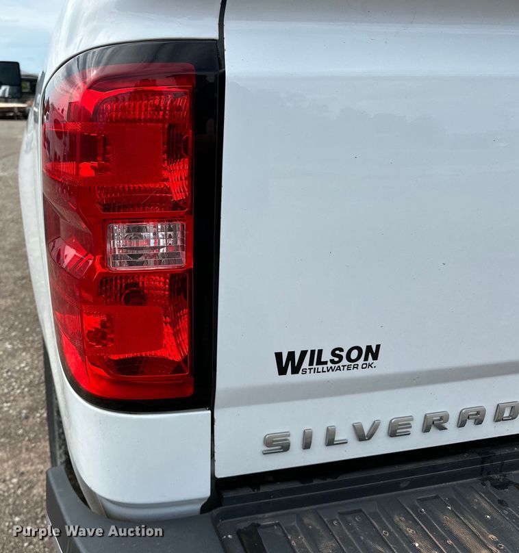 image for item NR9916 2018 Chevrolet  Silverado 2500HD Crew Cab pickup truck