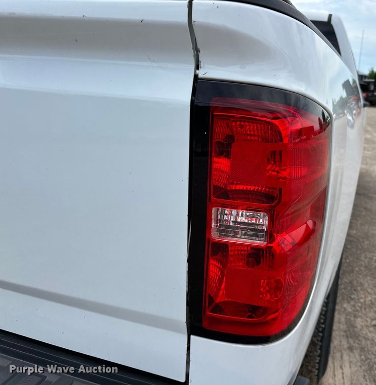 image for item NR9916 2018 Chevrolet  Silverado 2500HD Crew Cab pickup truck