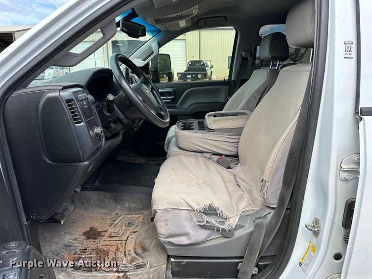 image for item NR9916 2018 Chevrolet  Silverado 2500HD Crew Cab pickup truck