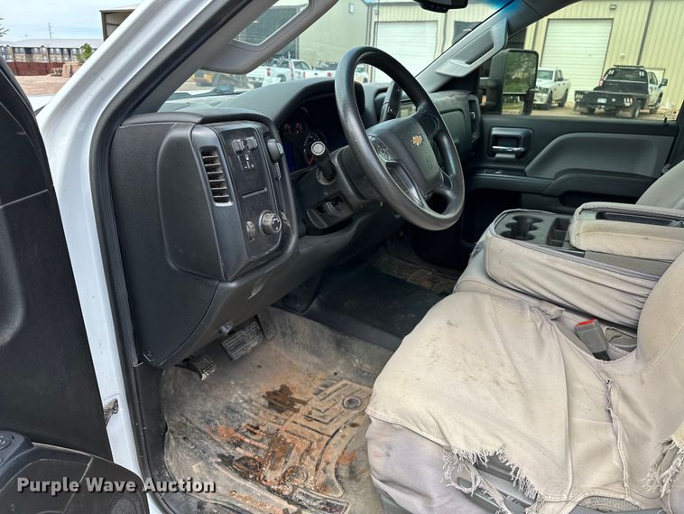 image for item NR9916 2018 Chevrolet  Silverado 2500HD Crew Cab pickup truck