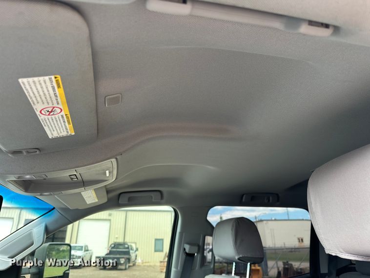 image for item NR9916 2018 Chevrolet  Silverado 2500HD Crew Cab pickup truck