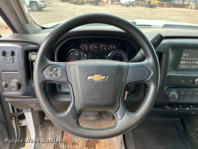 image for item NR9916 2018 Chevrolet  Silverado 2500HD Crew Cab pickup truck