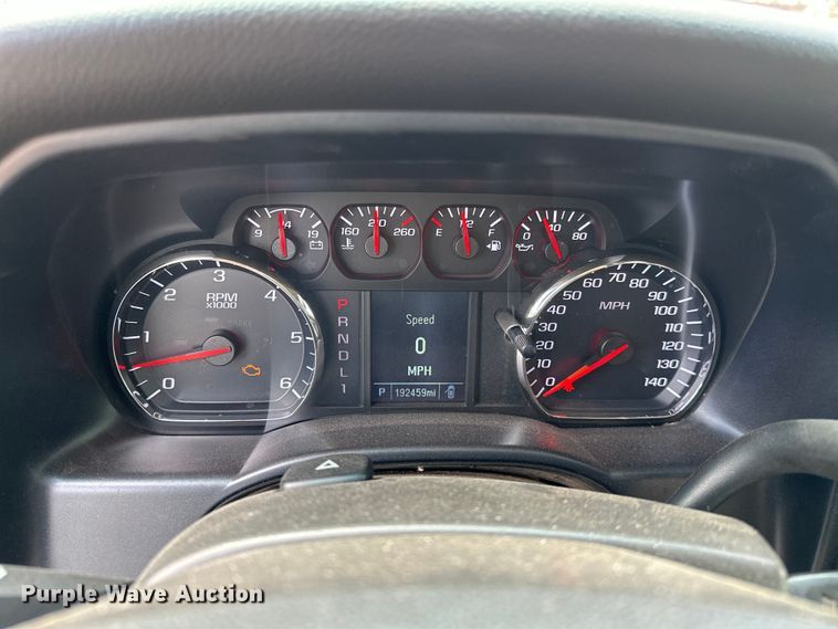 image for item NR9916 2018 Chevrolet  Silverado 2500HD Crew Cab pickup truck