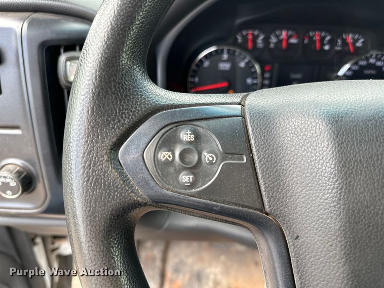 image for item NR9916 2018 Chevrolet  Silverado 2500HD Crew Cab pickup truck