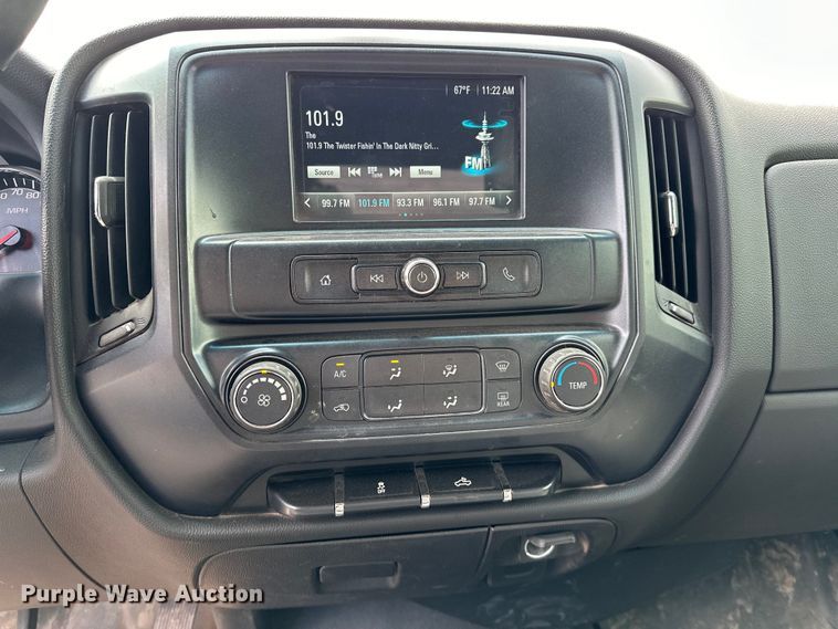 image for item NR9916 2018 Chevrolet  Silverado 2500HD Crew Cab pickup truck