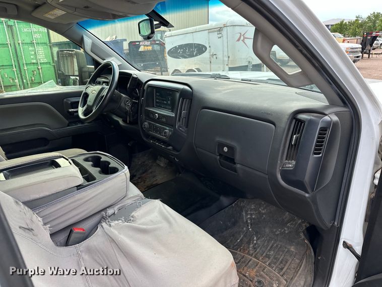 image for item NR9916 2018 Chevrolet  Silverado 2500HD Crew Cab pickup truck