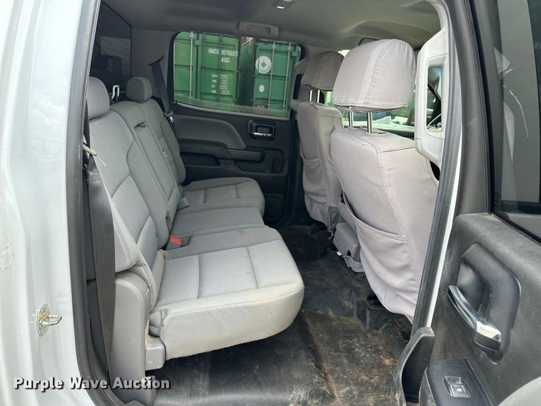 image for item NR9916 2018 Chevrolet  Silverado 2500HD Crew Cab pickup truck