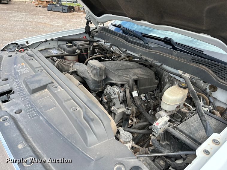 image for item NR9916 2018 Chevrolet  Silverado 2500HD Crew Cab pickup truck