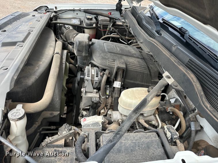 image for item NR9916 2018 Chevrolet  Silverado 2500HD Crew Cab pickup truck