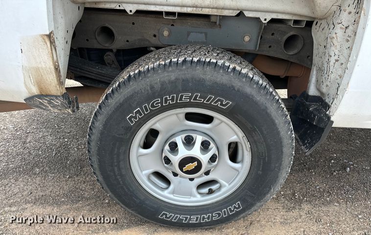 image for item NR9916 2018 Chevrolet  Silverado 2500HD Crew Cab pickup truck