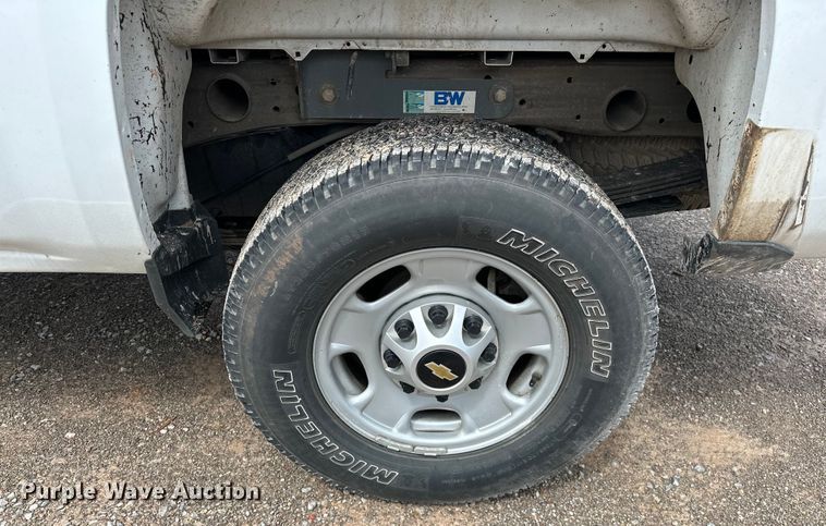 image for item NR9916 2018 Chevrolet  Silverado 2500HD Crew Cab pickup truck