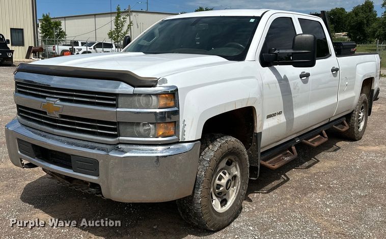 image for item NR9918 2015 Chevrolet  Silverado 2500HD Crew Cab pickup truck
