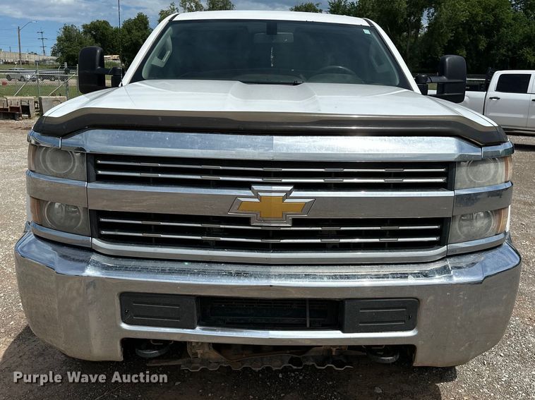 image for item NR9918 2015 Chevrolet  Silverado 2500HD Crew Cab pickup truck