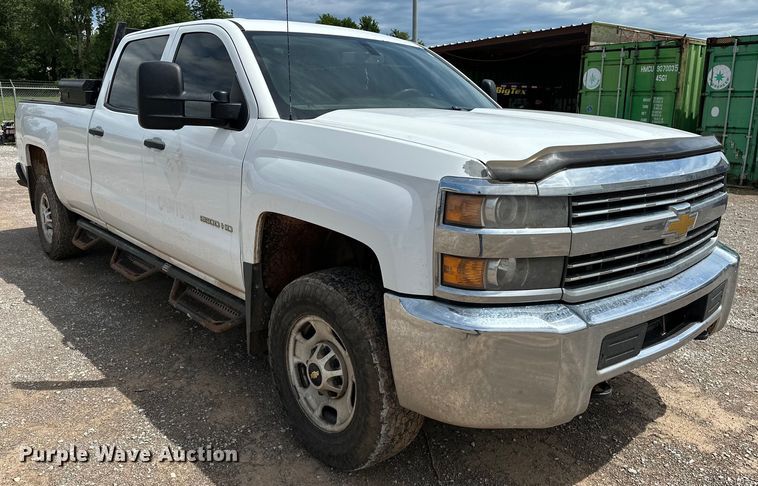 image for item NR9918 2015 Chevrolet  Silverado 2500HD Crew Cab pickup truck