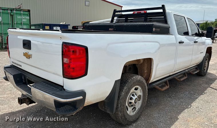 image for item NR9918 2015 Chevrolet  Silverado 2500HD Crew Cab pickup truck