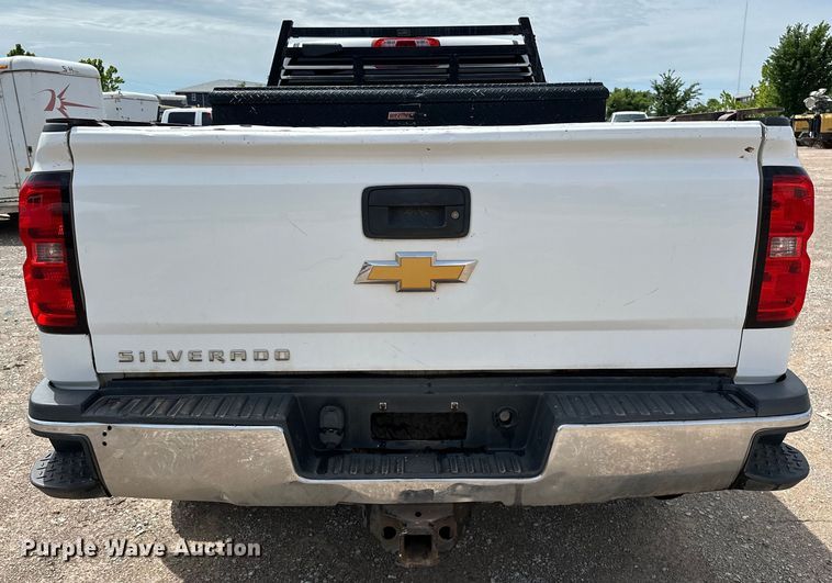 image for item NR9918 2015 Chevrolet  Silverado 2500HD Crew Cab pickup truck