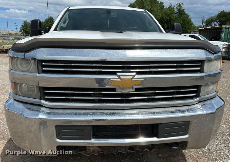 image for item NR9918 2015 Chevrolet  Silverado 2500HD Crew Cab pickup truck