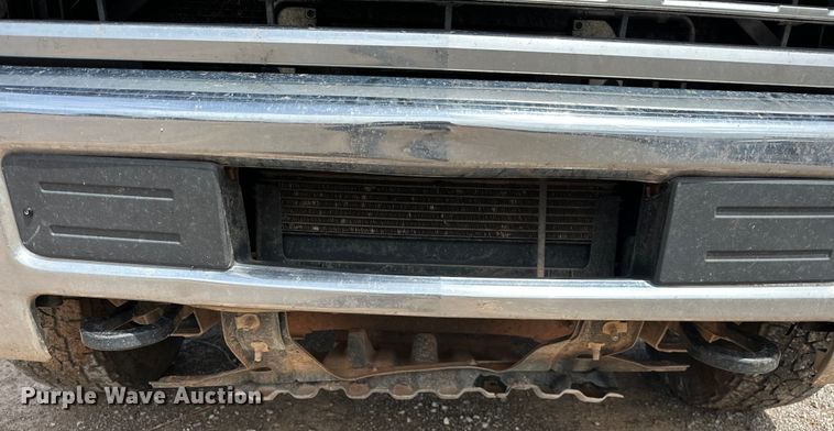 image for item NR9918 2015 Chevrolet  Silverado 2500HD Crew Cab pickup truck