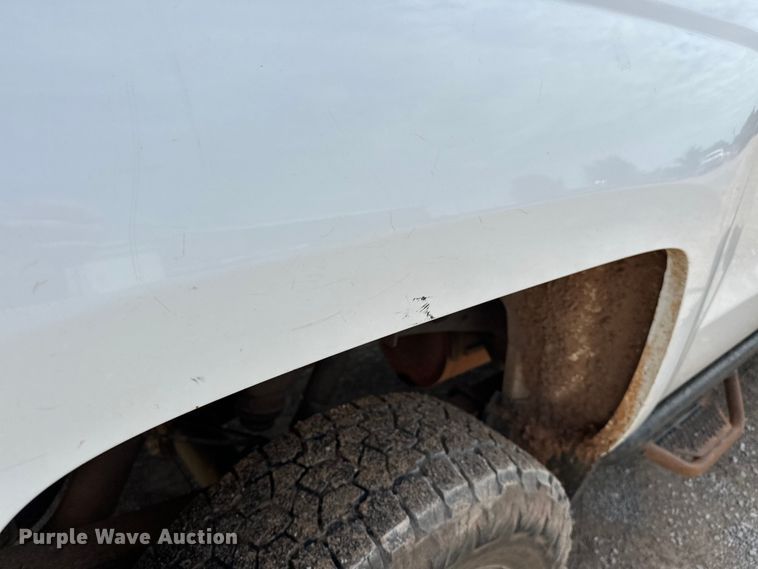 image for item NR9918 2015 Chevrolet  Silverado 2500HD Crew Cab pickup truck