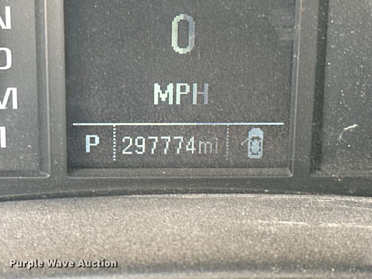 image for item NR9918 2015 Chevrolet  Silverado 2500HD Crew Cab pickup truck