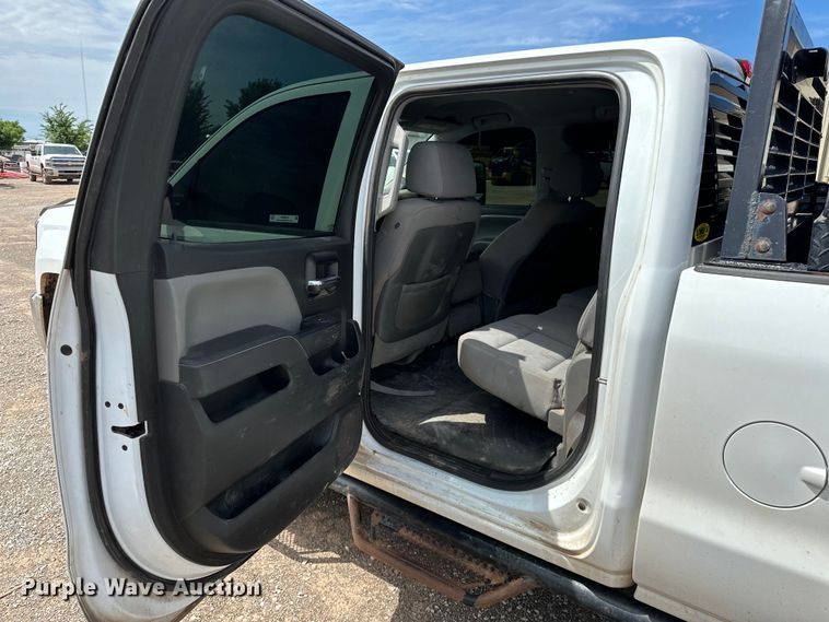 image for item NR9918 2015 Chevrolet  Silverado 2500HD Crew Cab pickup truck