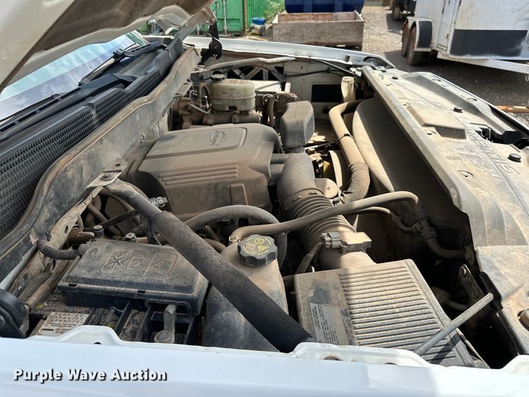 image for item NR9918 2015 Chevrolet  Silverado 2500HD Crew Cab pickup truck