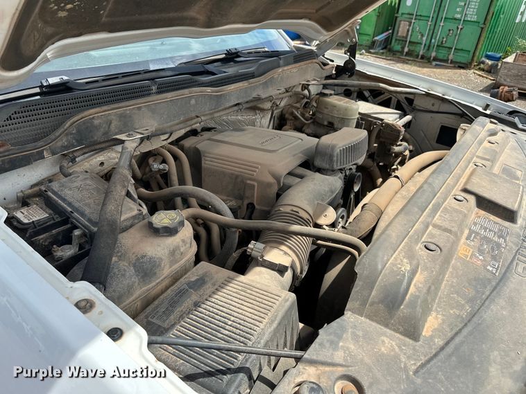 image for item NR9918 2015 Chevrolet  Silverado 2500HD Crew Cab pickup truck