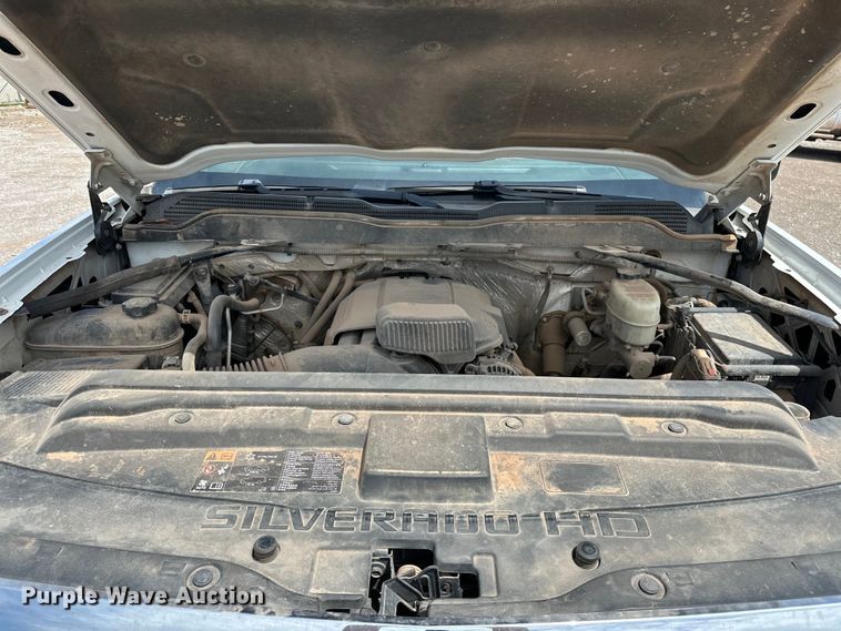 image for item NR9918 2015 Chevrolet  Silverado 2500HD Crew Cab pickup truck