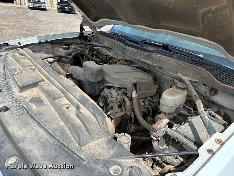 image for item NR9918 2015 Chevrolet  Silverado 2500HD Crew Cab pickup truck