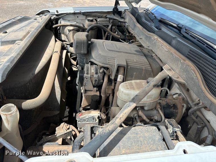 image for item NR9918 2015 Chevrolet  Silverado 2500HD Crew Cab pickup truck