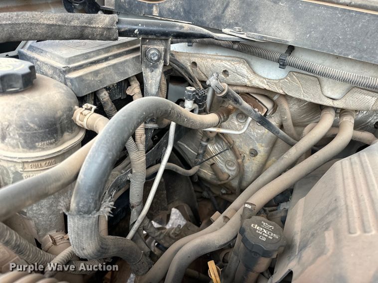 image for item NR9918 2015 Chevrolet  Silverado 2500HD Crew Cab pickup truck