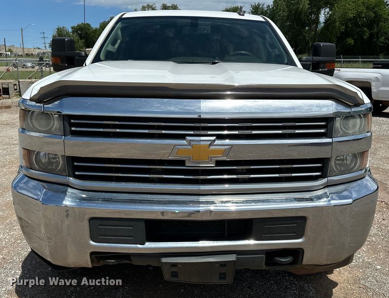 image for item NR9919 2015 Chevrolet  Silverado 2500HD Crew Cab pickup truck