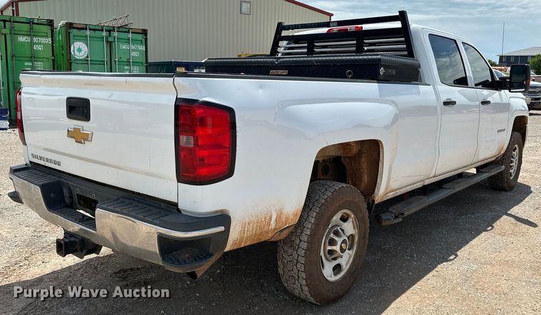 image for item NR9919 2015 Chevrolet  Silverado 2500HD Crew Cab pickup truck