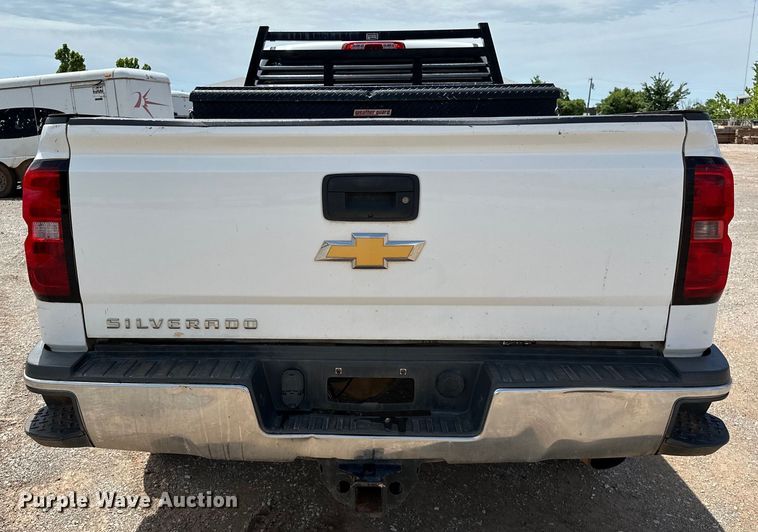 image for item NR9919 2015 Chevrolet  Silverado 2500HD Crew Cab pickup truck