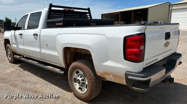 image for item NR9919 2015 Chevrolet  Silverado 2500HD Crew Cab pickup truck